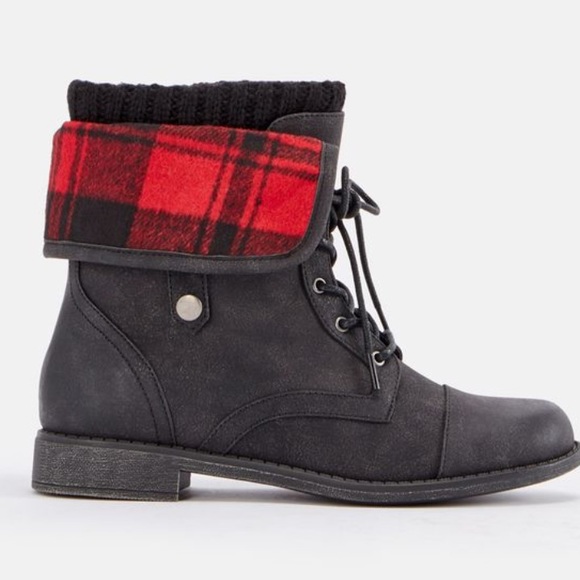 elenora plaid panel flat boot